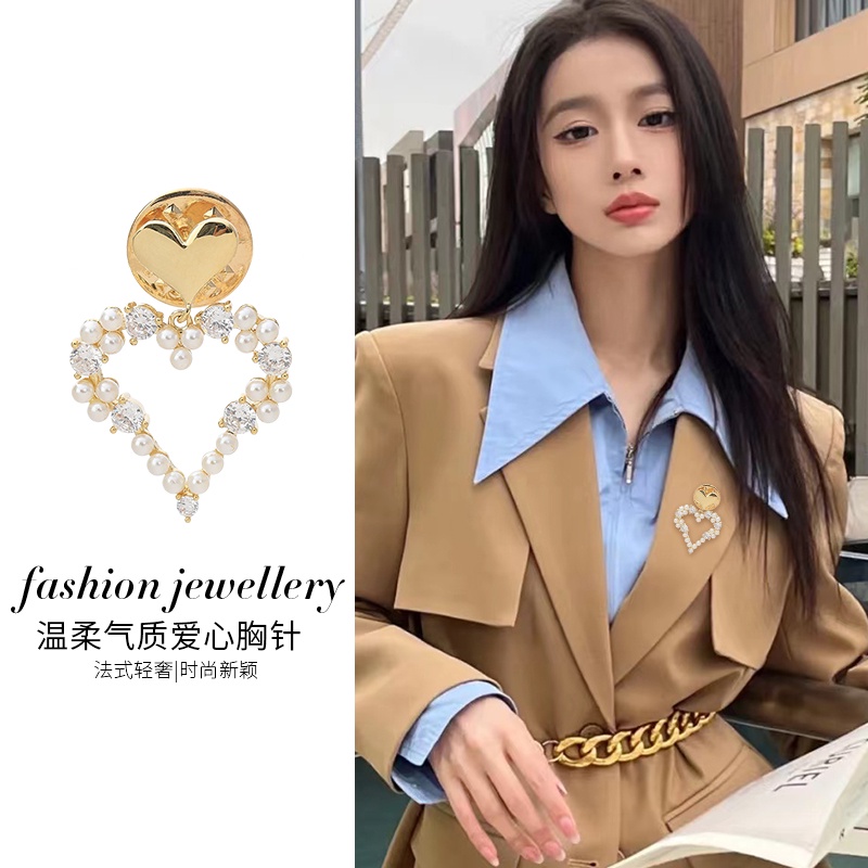 Ghim Cài Áo Hình Trái Tim Đính Đá Zircon Sang Trọng Thời Trang Hàn Quốc Cho Nữ