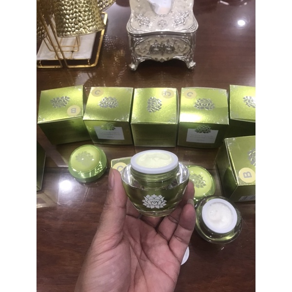 Kem đêm xanh thảo mộc nhụy tây natural white mới