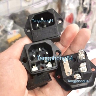 Ổ nguồn có cầu chì bảo vệ , giá 5 cái 55k