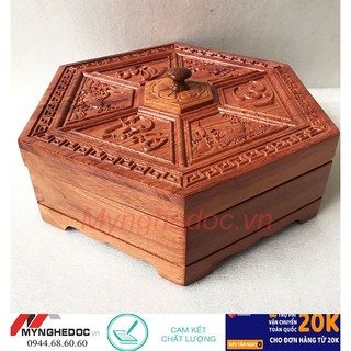 Khay đựng bánh kẹo, mứt Tết bằng gỗ hương chạm khắc chữ Phúc Lộc Thọ