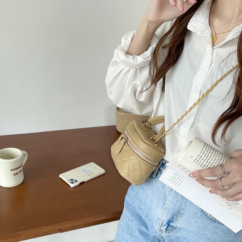 [SIZE VỪA ĐT] TÚI XÁCH NỮ SIZE MINI KHÓA KÉO TAI THỎ HỌA TIẾT QUẢ TRÁM THỜI TRANG HÀN QUỐC 24122201