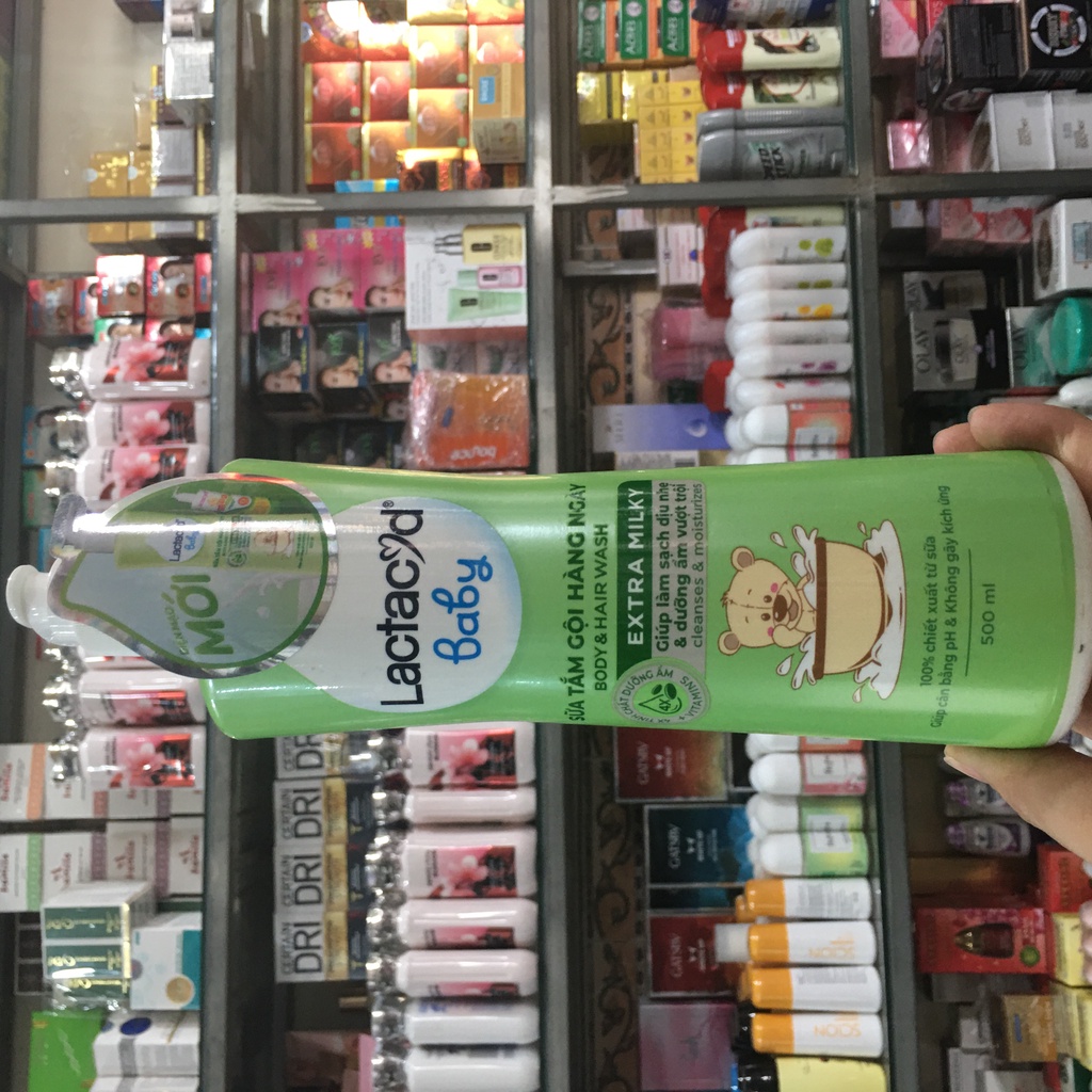Tắm gội cho bé Lactacyd Baby Extra Milk 500ml