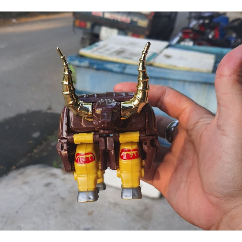 Mô hình đồ chơi siêu nhân gao Gaoranger china. gao trâu rừng.