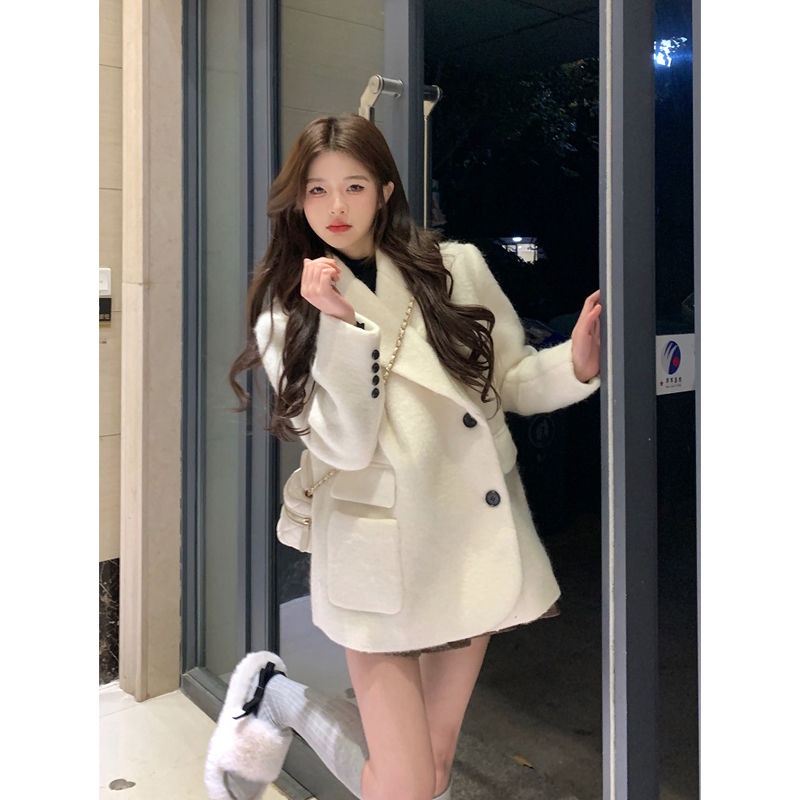 Áo Khoác Len Trắng Sáp Mềm Dáng Ôm Thời Trang Thu Đông 2022