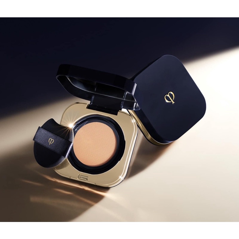 Phấn nước Cle De Peau Radiant Cushion Foundation Natural