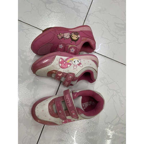 Giày bé gái màu hồng hàng Bitis lẻ size