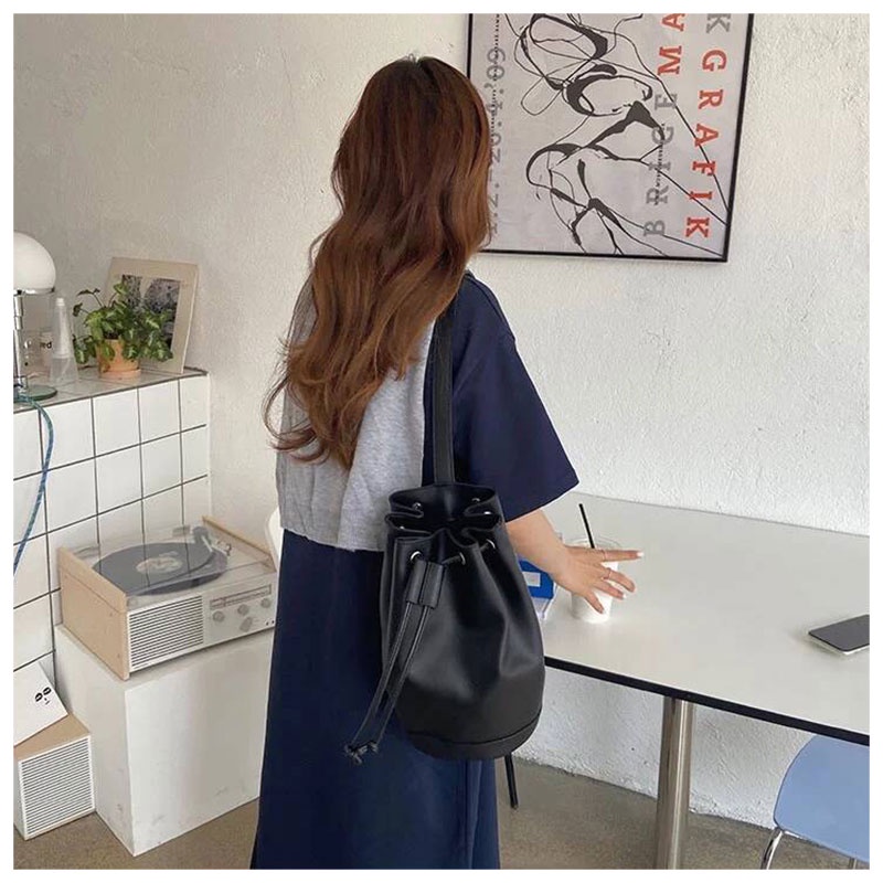 Mischa Túi Đeo Vai Da PU Màu Trơn Sức Chứa Lớn Phong Cách retro Đơn Giản Dễ Phối Đồ