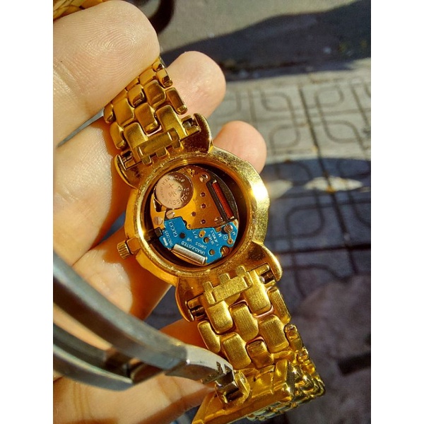 Đồng hồ nữ gucci máy Thụy Sỹ