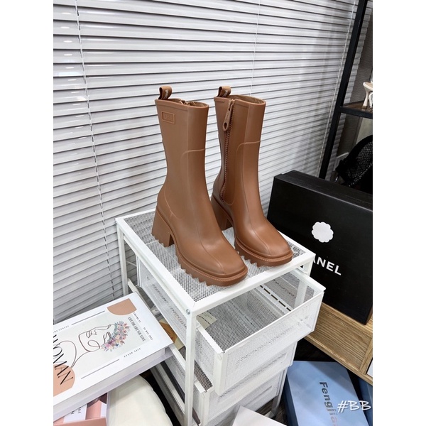 Bốt Nhựa thơm dẻo đế cao