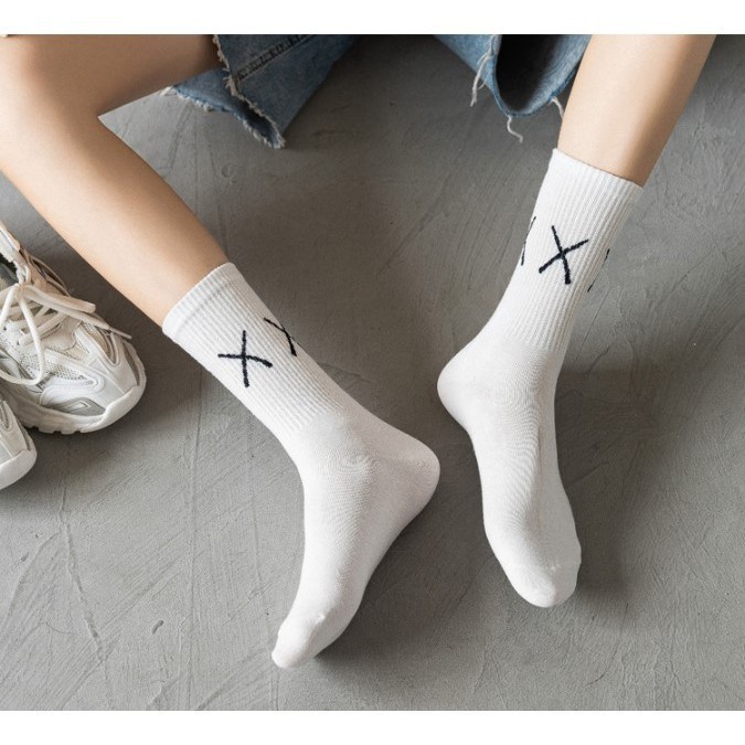 Tất Nam Nữ Thể Thao VICENZO Co Giãn 4 Chiều Đen Trắng Trơn Hoặc Chữ X Cotton Thoáng Khí