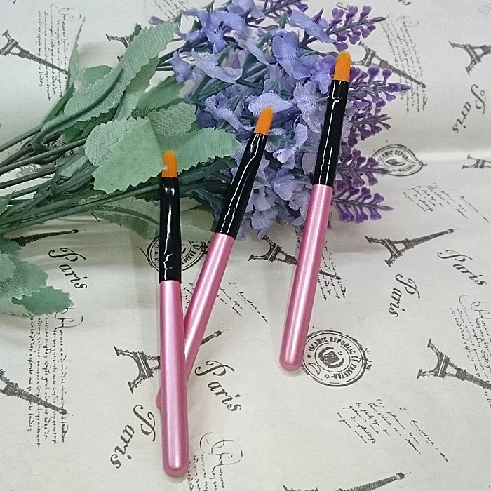 Cọ môi cán gỗ dài 85mm