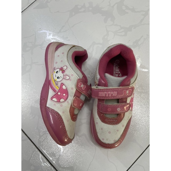 Giày bé gái màu hồng hàng Bitis lẻ size