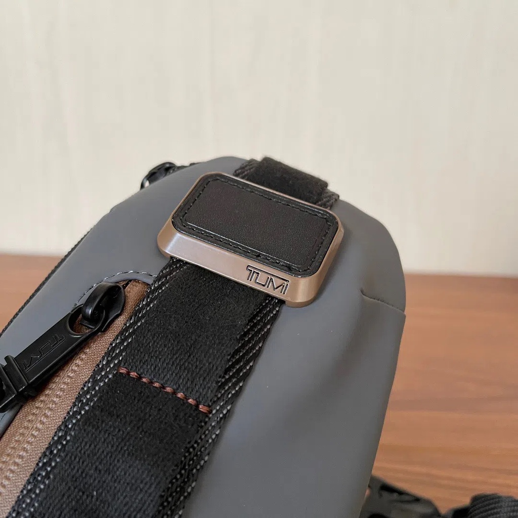 Túi Đeo Chéo Ngực Thiết Kế Thông Minh Phong Cách Doanh Nhân TUMI ALPHA BRAVO