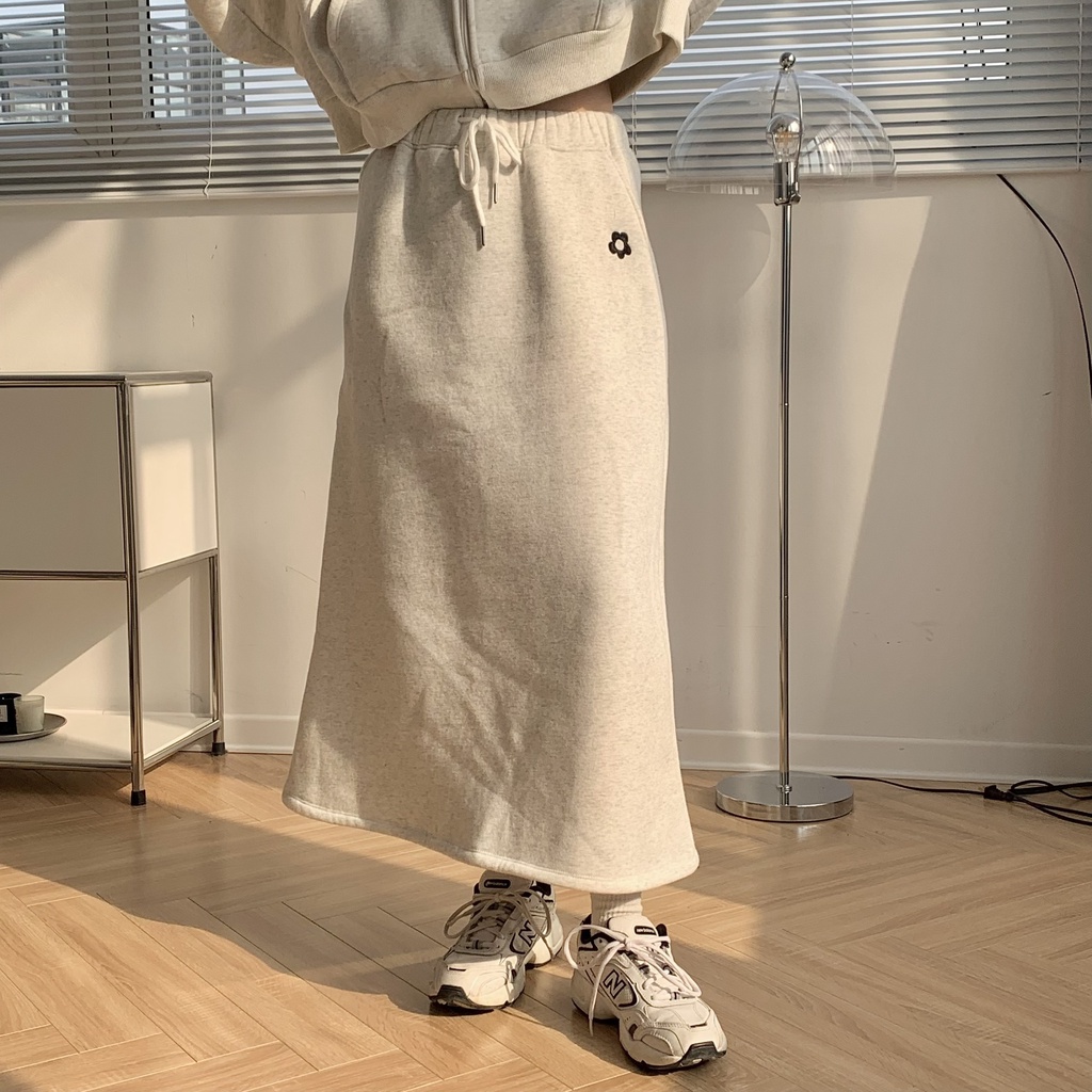 Chân váy nỉ midi thêu hoa Lolliemade TKC20 LOLLIE STUDIO