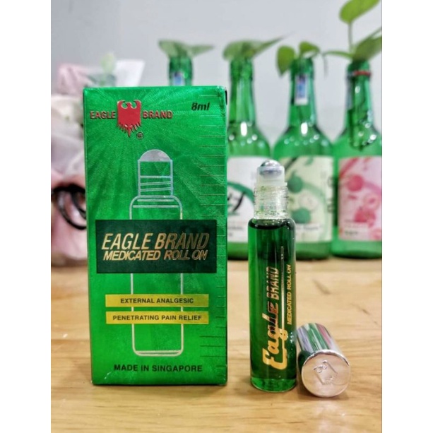 Dầu gió Xanh Eagle Brand dạng lăn bi 8ml