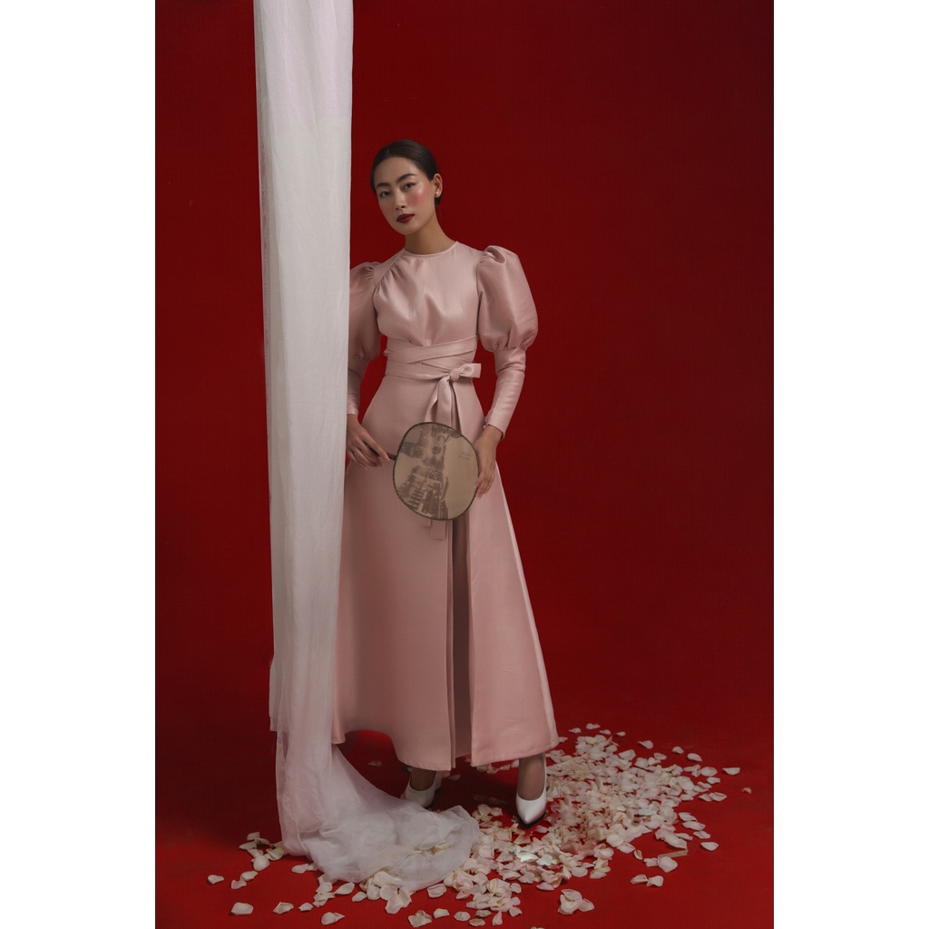 Đầm dài tay phồng cổ điển The Country Dulcie Retro Pink Dress vải crepe hồng