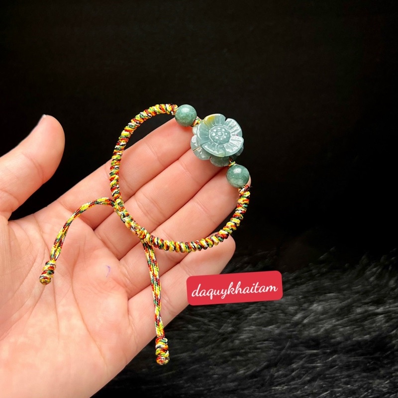 Vòng tay tết dây hoa lam ngọc