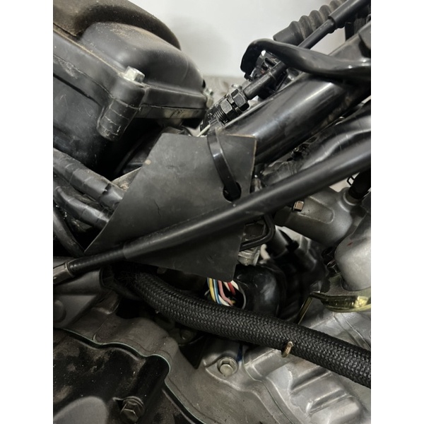 Cao su che dây điện sườn spark 135i