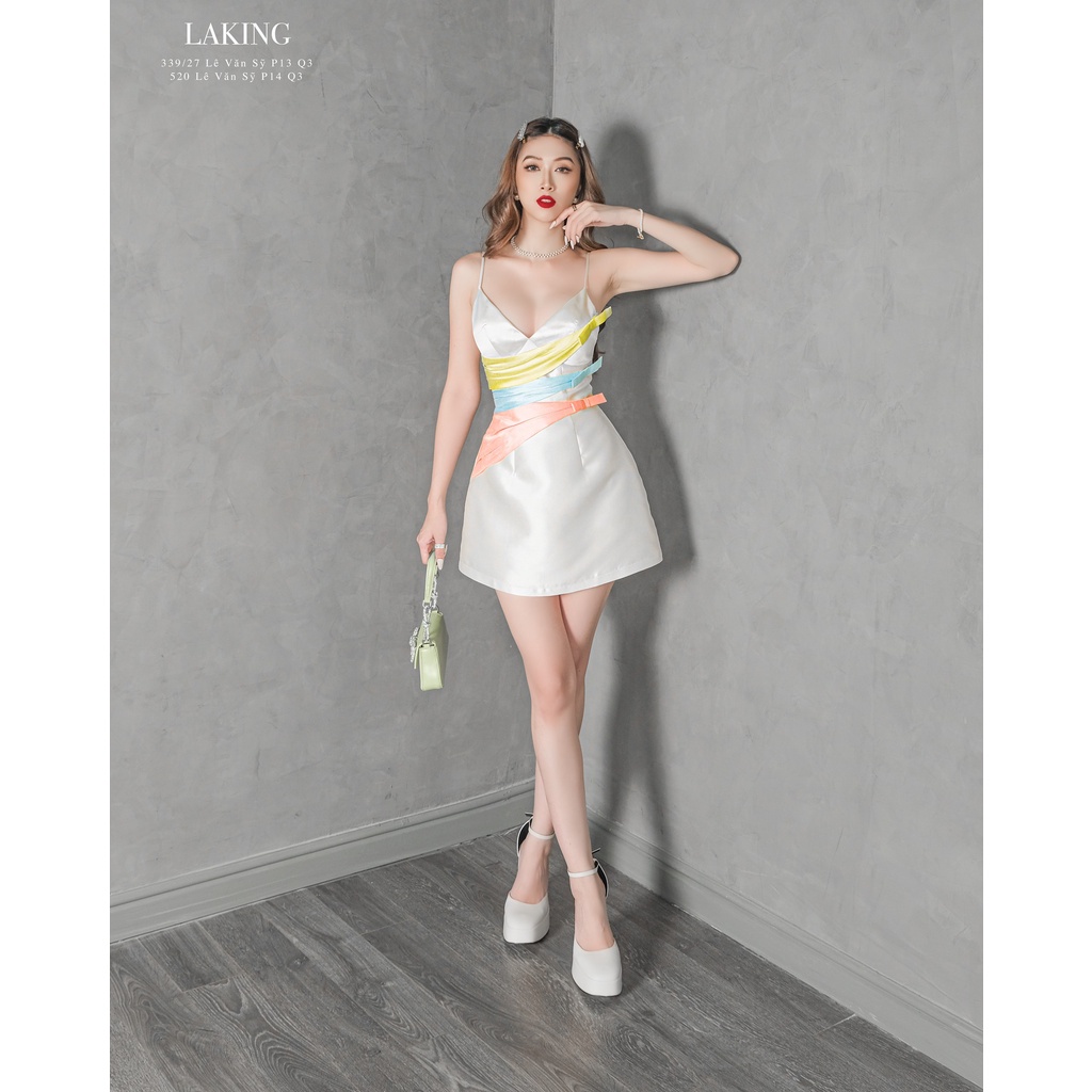 Đầm trắng hai dây cúp ngực phối ba màu độc đáo Laking House