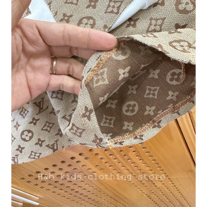 Set LV cực xịn sò bé trai