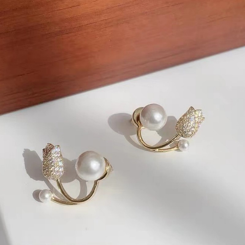1 Đôi Bông Tai Hình Hoa Tulip Đính Ngọc Trai Thanh Lịch Thời Trang Hàn Quốc Dành Cho Nữ