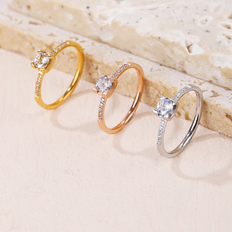 Nhẫn titan viền đá phối đá chủ vuông không gỉ WR2107