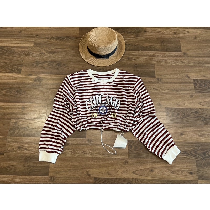 Áo kẻ đỏ croptop