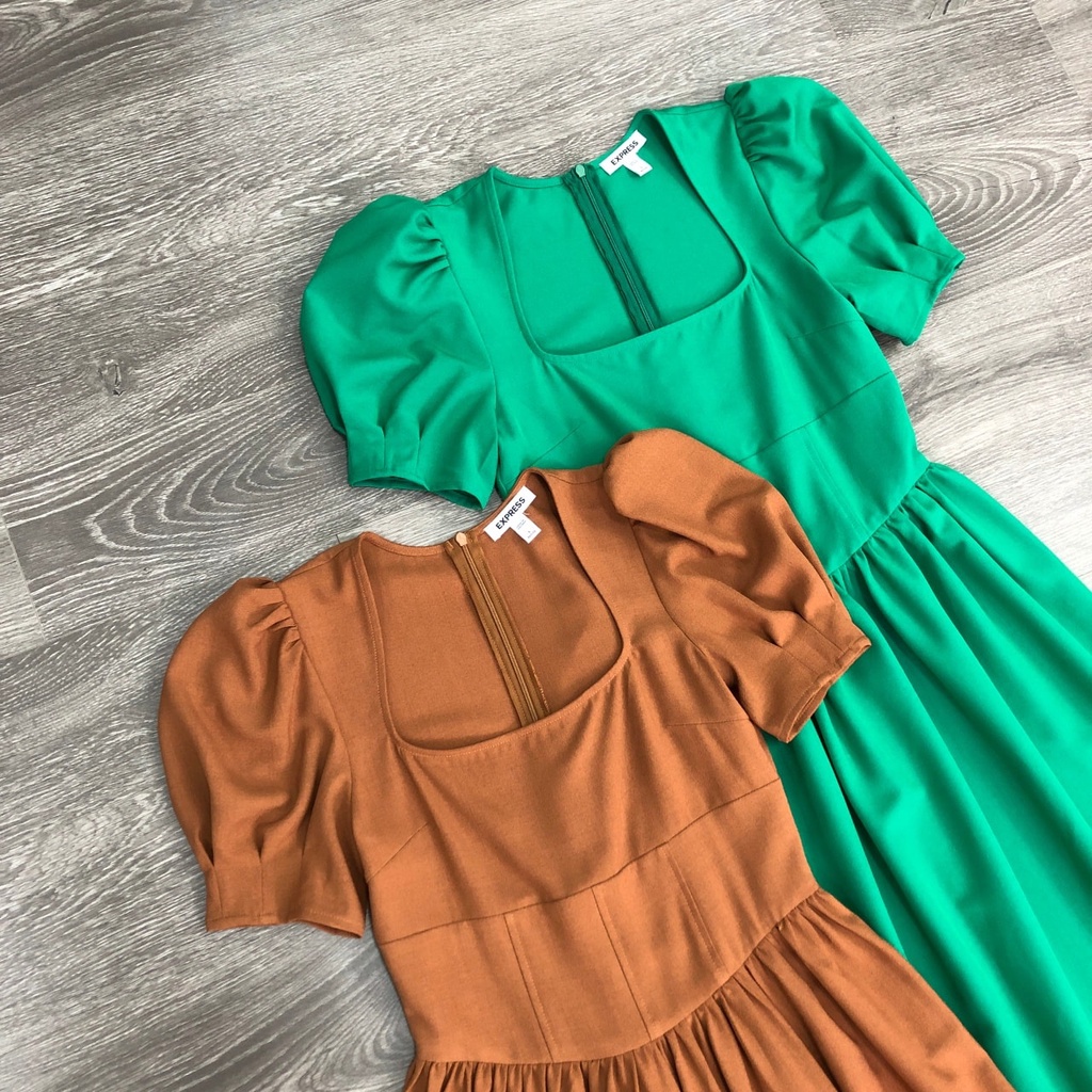 Đầm EXPRESS cổ vuông tay bồng