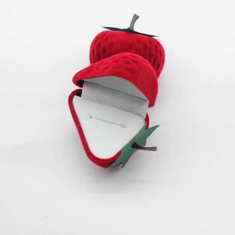 Hộp đựng nhẫn hình quả dâu xinh xắn dùng làm quà tặng trang sức