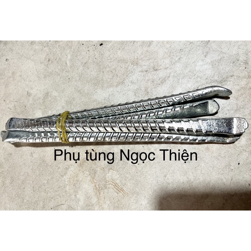 Cây cạy vỏ xe