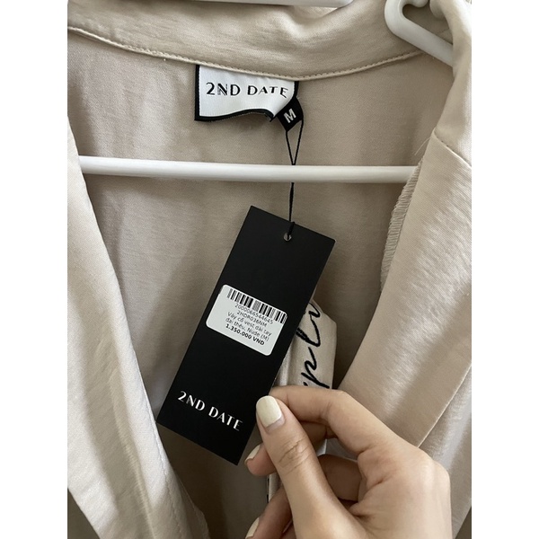 Đầm cổ vest dài tay màu nude của 2nd Date