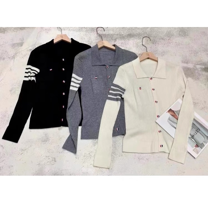 Áo thombrowne + chân váy