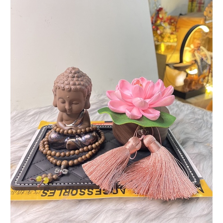 Phụ Kiện Trang tri xe hơi : TƯỢNG PHẬT BÊN LIÊN HOA