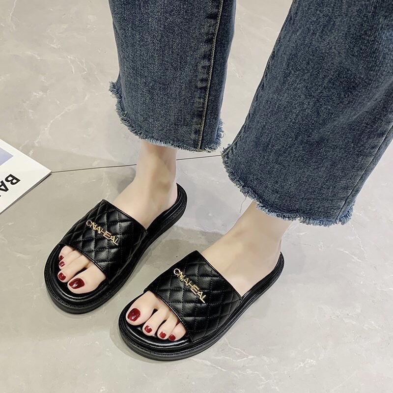 DÉP LÊ NỮ, THỜI TRANG TRẦN TRÁM ĐẾ BÁNH MÌ QUAI NGANG ROSA GẮN CHỮ DD-0282