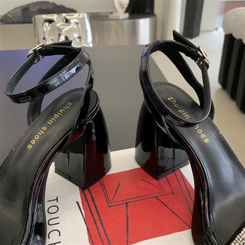 ORDER 💋 Giày quai ngang đá da bóng gót vuông 10cm