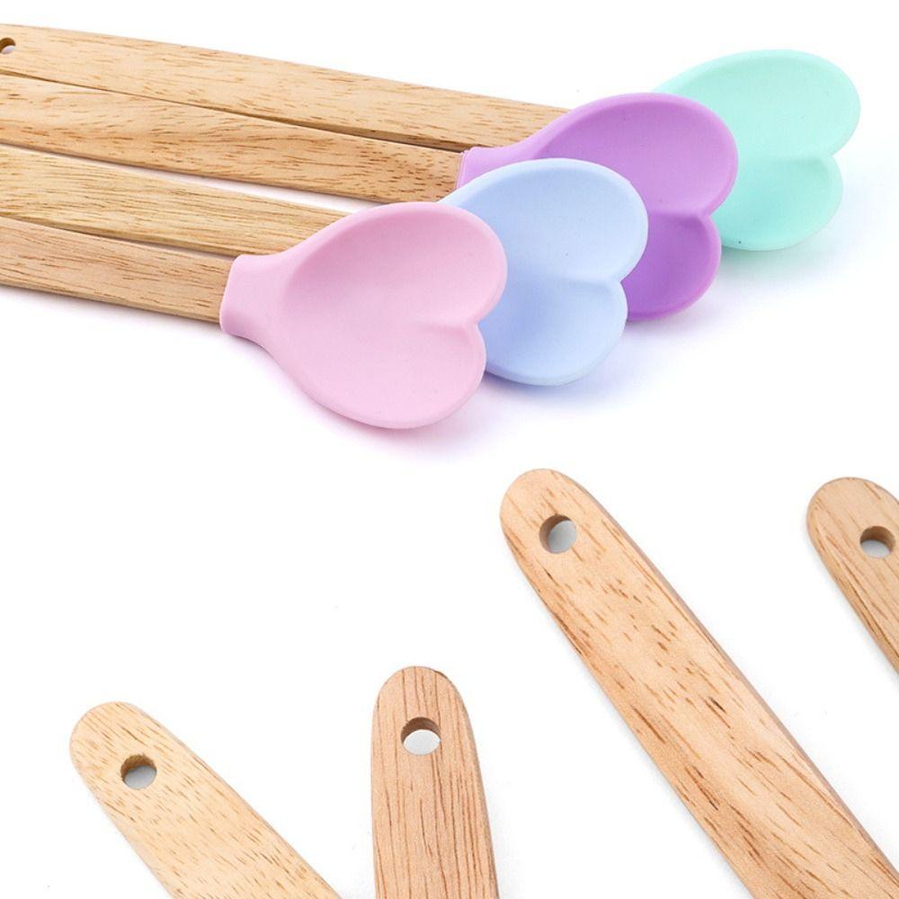 Muỗng Silicone Cán Gỗ Chống Dính Hình Trái Tim