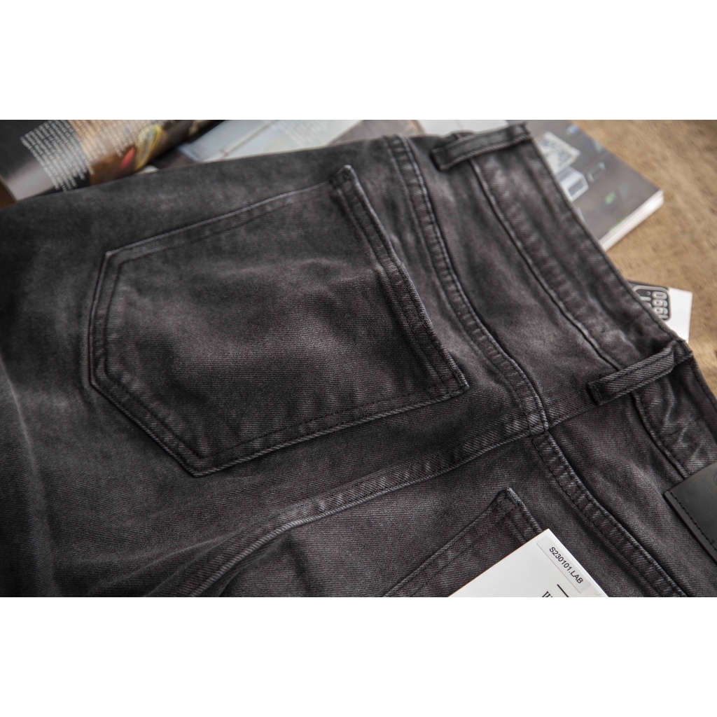 Quần jean nam LAB+ COTTONLAB túi chéo fom carrot fit màu xám đen LAB230101