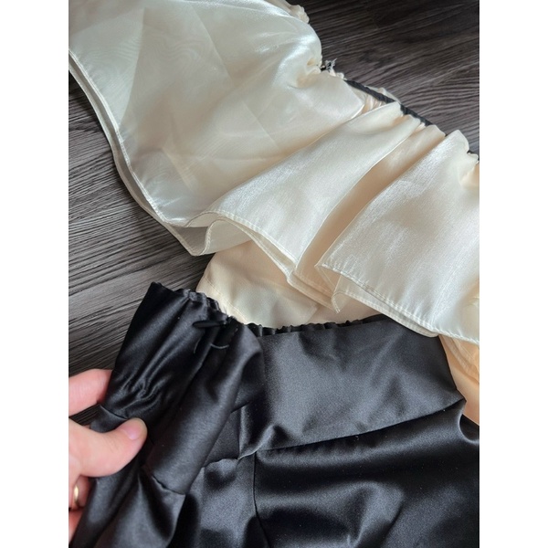 Jum Đùi Trễ Vai Dây Thắt Nơ Tơ Óng Tapta Lưng Thun