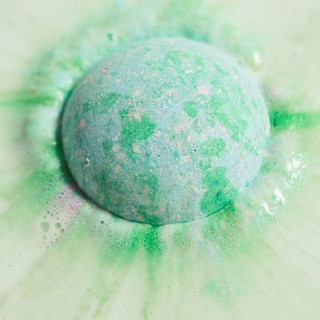 Bom tắm LUSH - Lakes bath bomb