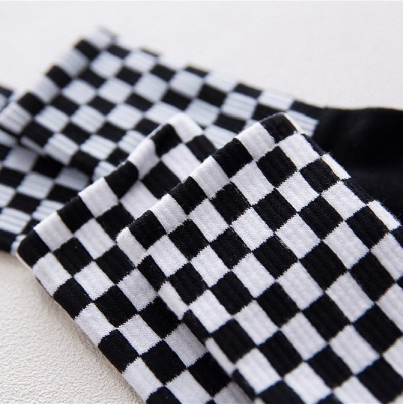 Vớ Họa Tiết Caro Trắng Đen Phong Cách Hip hop Harajuku