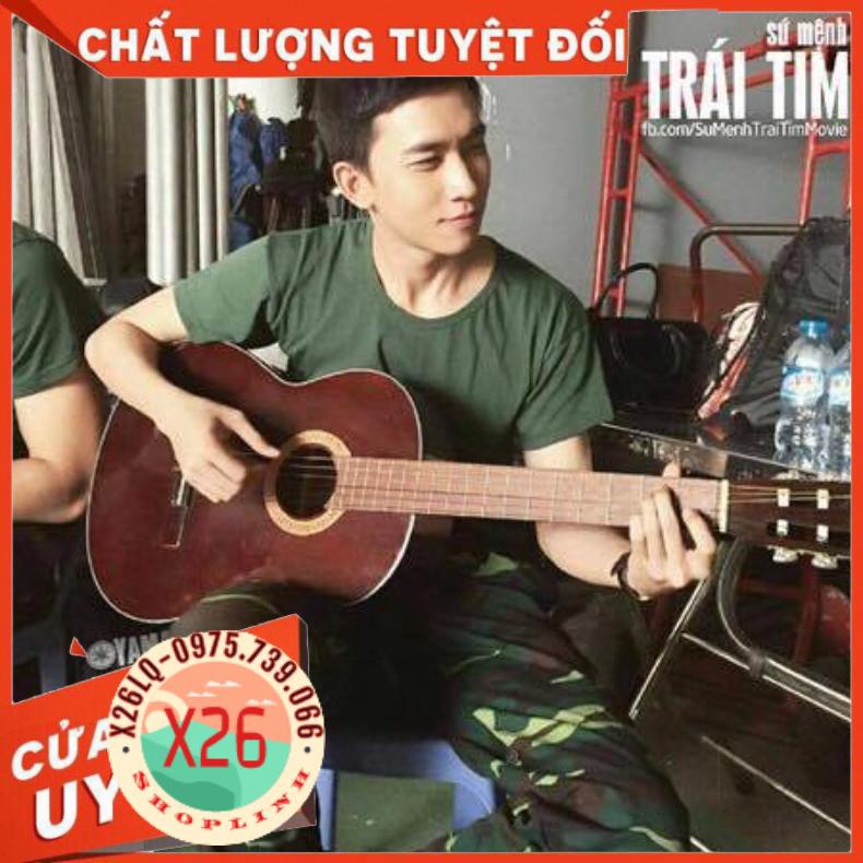 Áo lót  màu xanh Cổ tròn