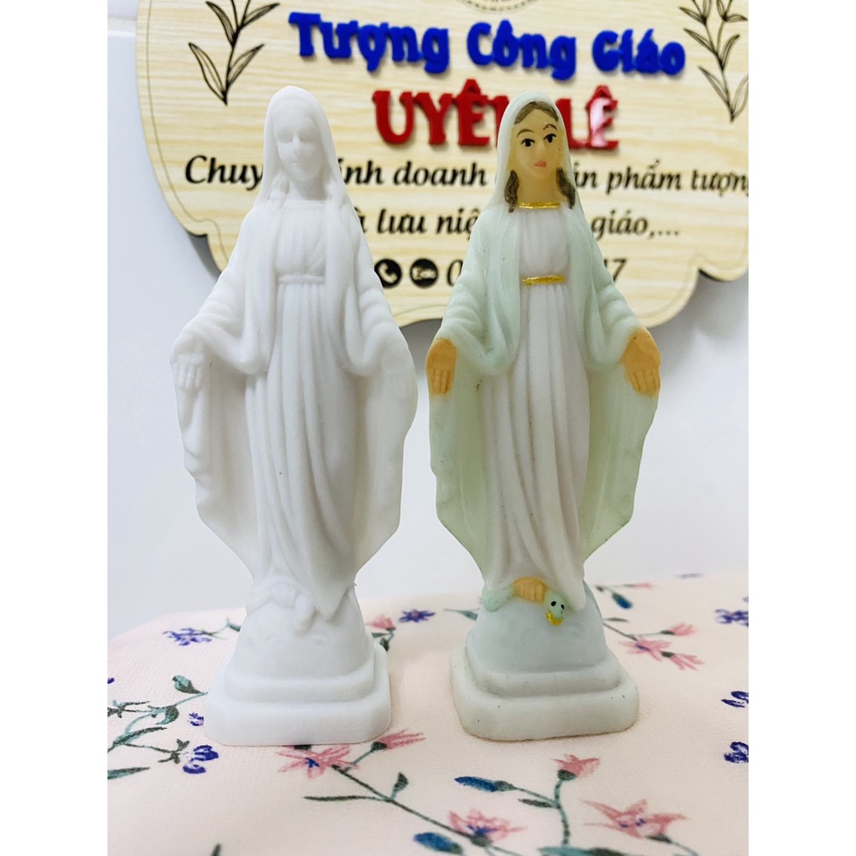 Tượng gốm sứ Mẹ ban ơn 10cm để bàn, để ô tô Victoria - Quà tặng Công Giáo