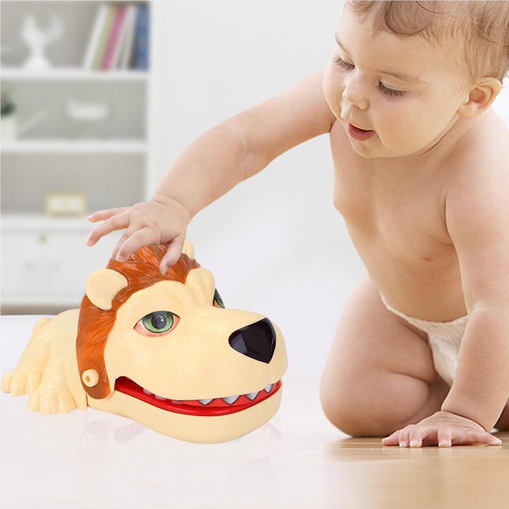 Đồ Chơi Hàm Răng Sư Tử Cắn Tay Vui Nhộn Cho Bé