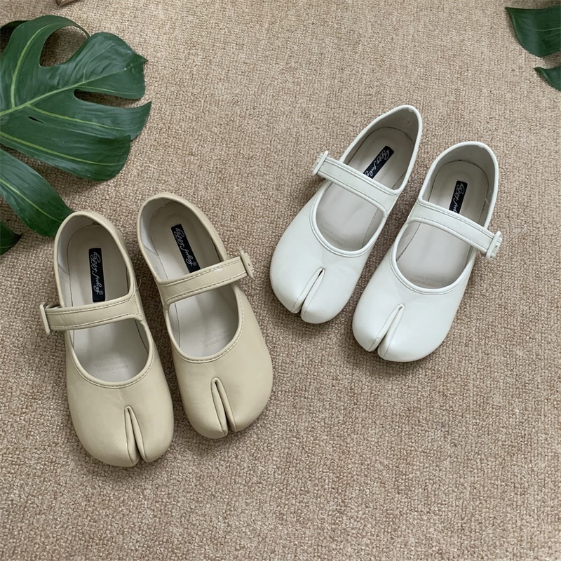 Giày móng ngựa quai ngang phong cách retro