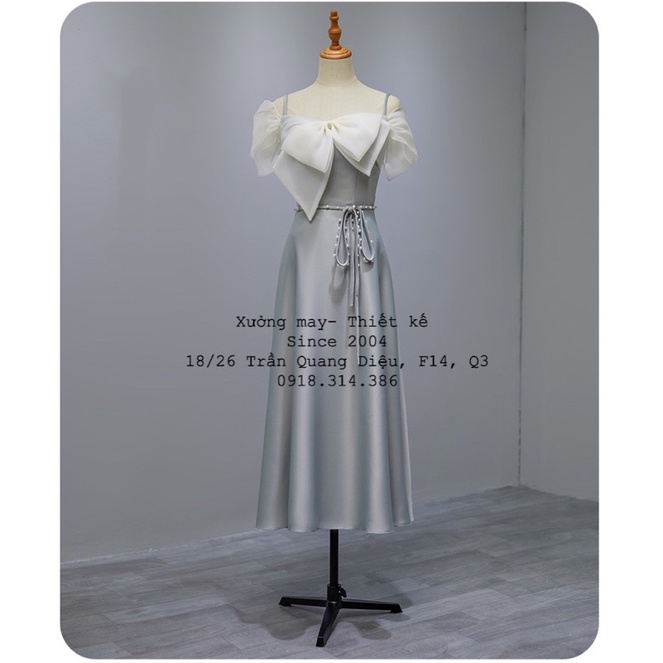 ĐẦM TIỆC XANH XÁM