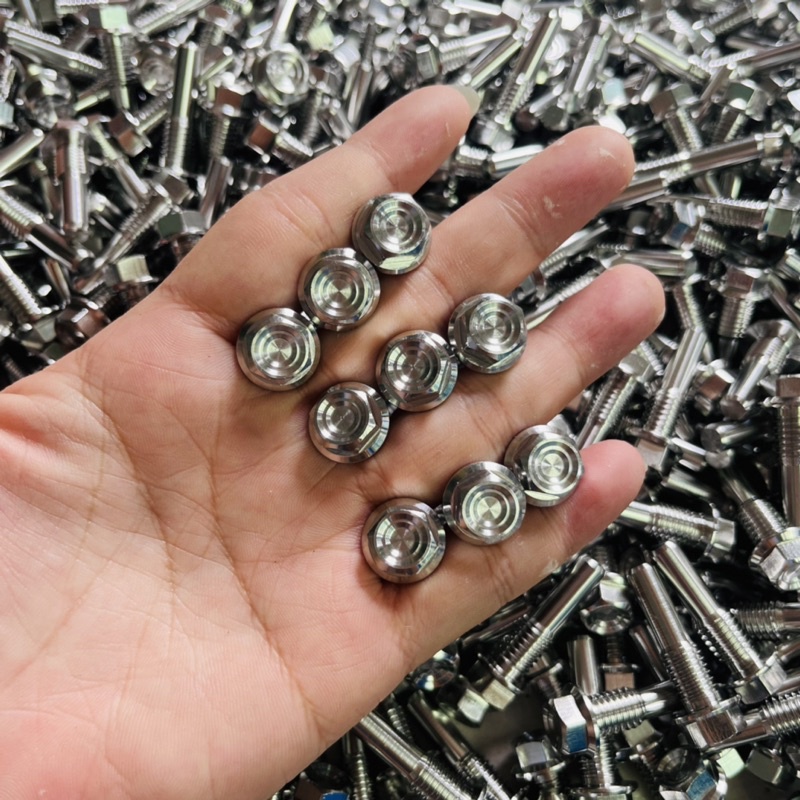 Ốc bánh lòng inox304 xe Wave Dream