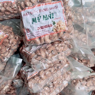 Hạt điều rang muối A+ nguyên hạt còn vỏ lụa đóng gói túi hút chân không