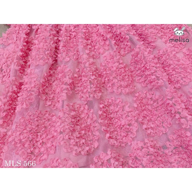 Váy bé gái màu hồng hoa nổi 3D