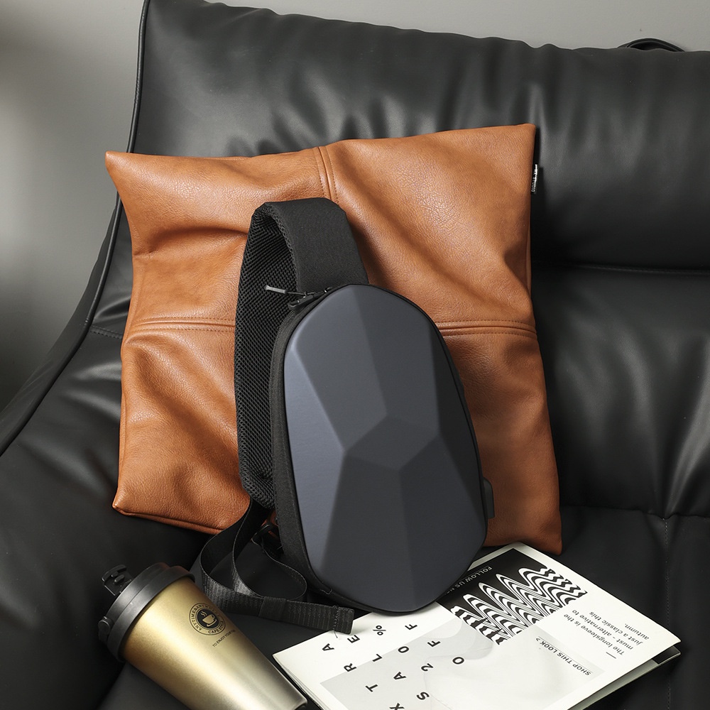 Túi đeo chéo nam cao cấp phong cách Châu Âu BEE GEE – DCN3456