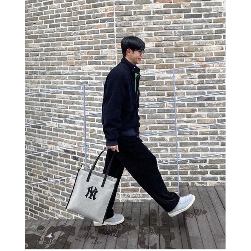 Túi Tote MLB Basic Canvas Vertical Tote Bag  Màu Kem Boston / Đen NY Yankees